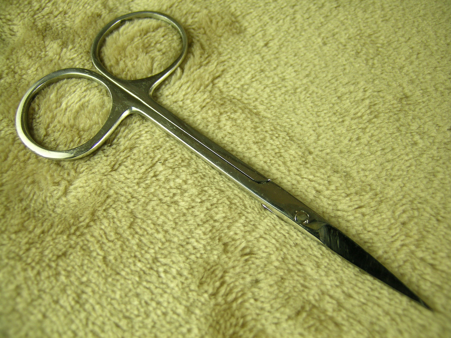 FINE SCISSORS LARGE STRAIGHT 4" (011)