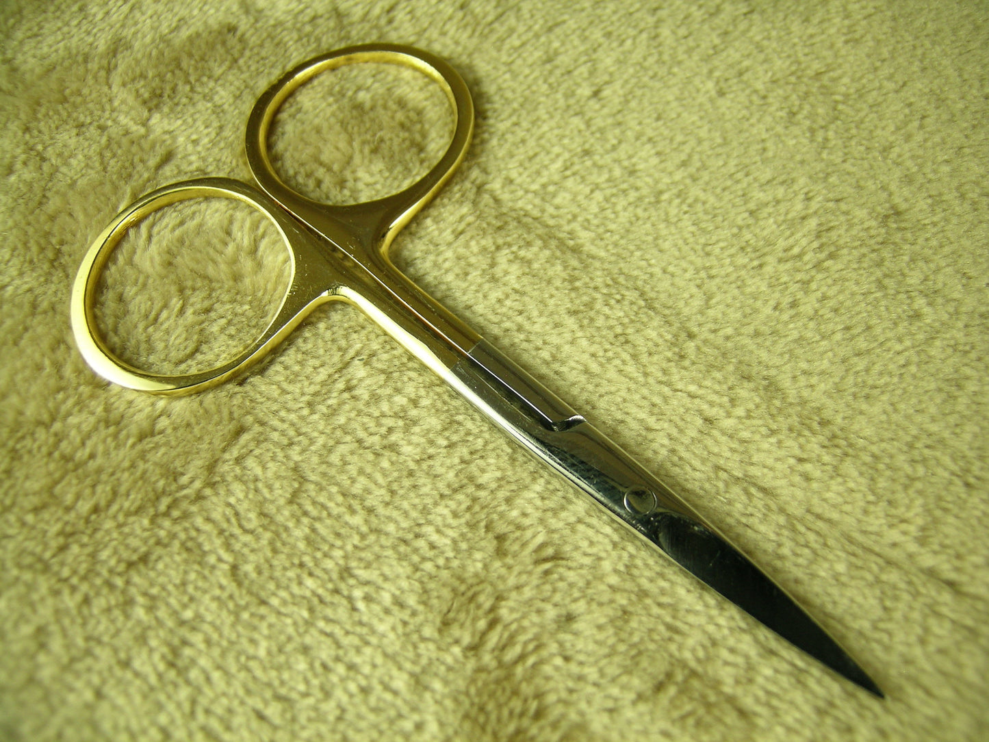 SCISSORS STANDARD GOLD RINGS 3 1/2" (031)