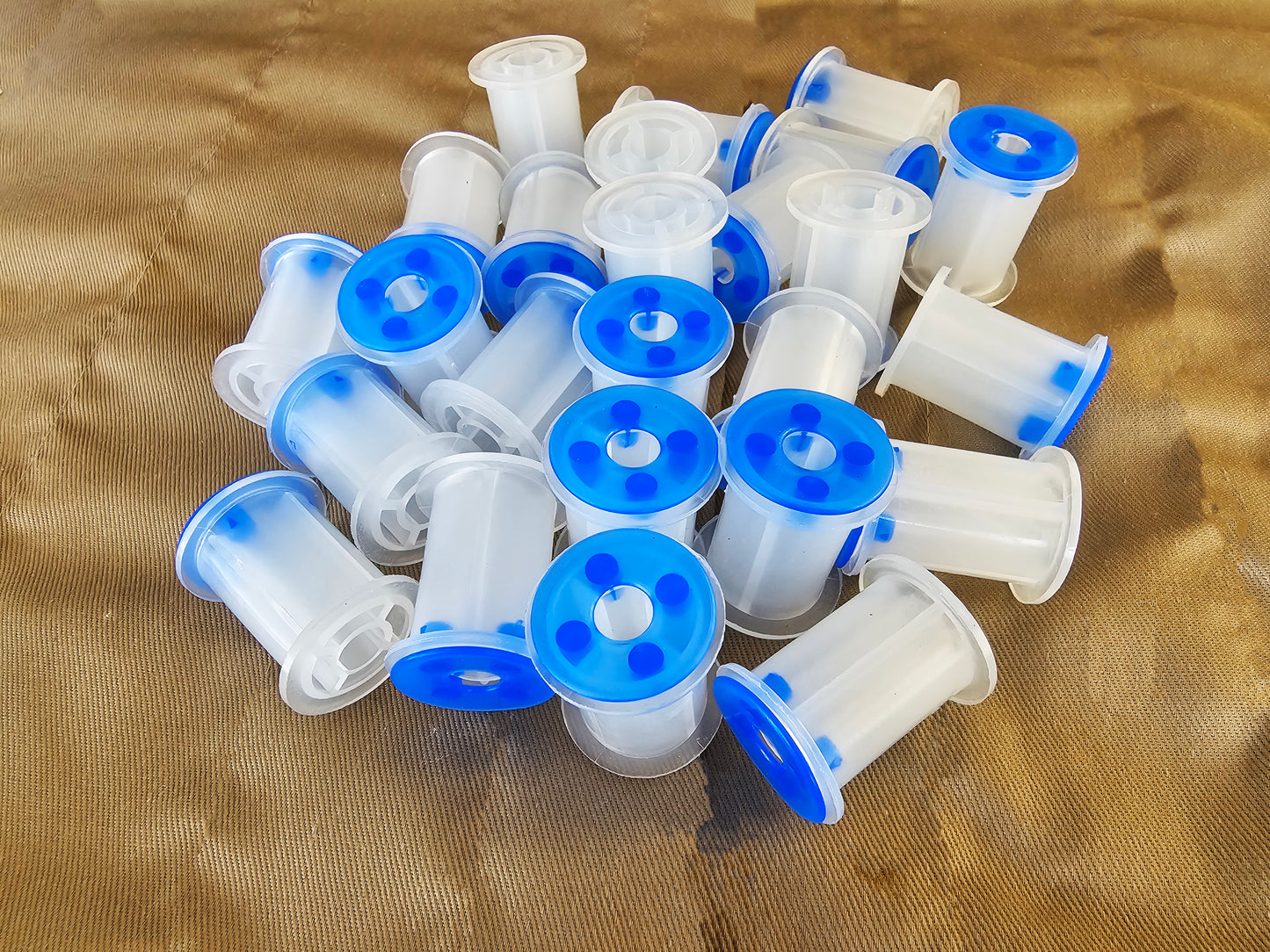 (25) EMPTY FLY TYING THREAD SPOOL WITH RETAINER 25PC CLEAR 1" DIA X 1 1/8"