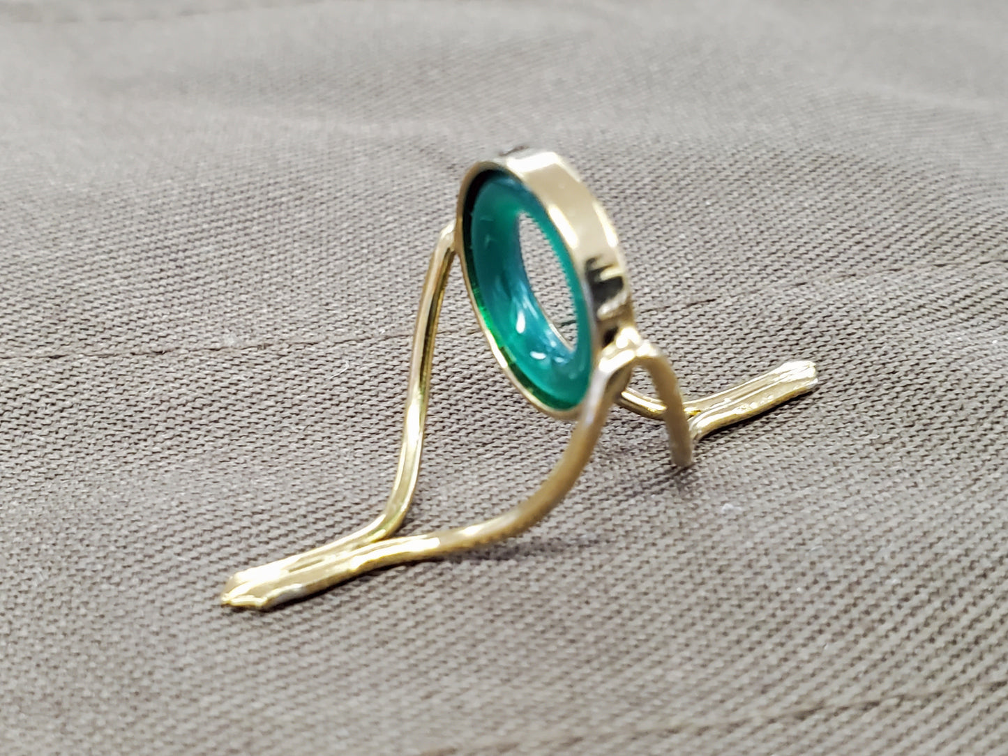 GOLD FRAME  GREEN AGATE STRIPPING GUIDE FOR YOUR BAMBOO ROD